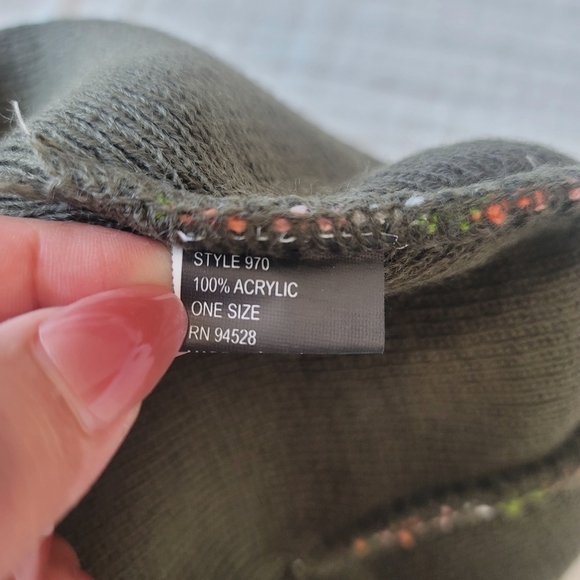 NEW Striped winter scarf and matching beanie - Picture 5 of 10